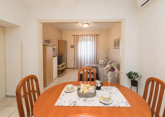 Apartment Tina
